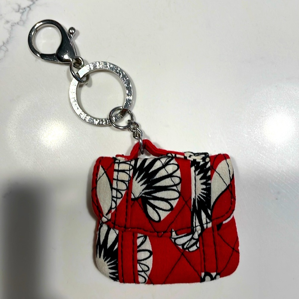 VERA BRADLEY Deco Daisy (retired) pattern Coin Purse Keychain. Like new.